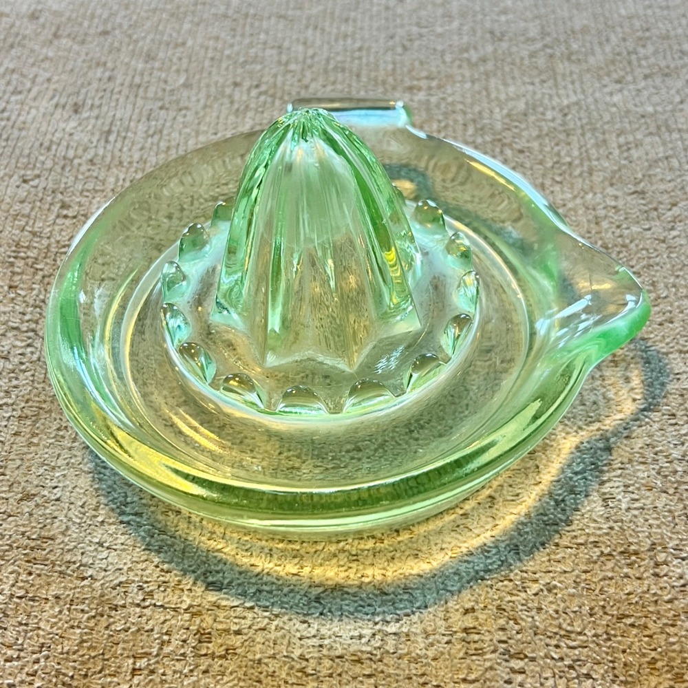 Vintage Green Glass Citrus Juicer Reamer Hand Manual Juicer with Pour Spout